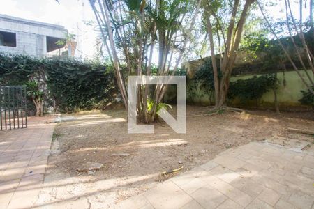 Casa para alugar com 426m², 4 quartos e 4 vagas Casa para alugar com 426m², 4 quartos e 4 vagasQuintal