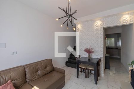 Sala  de casa à venda com 2 quartos, 110m² em Vila Feliz, São Paulo