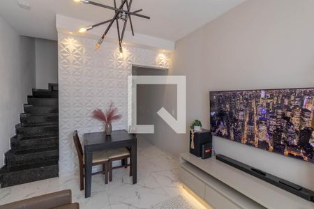 Sala  de casa à venda com 2 quartos, 110m² em Vila Feliz, São Paulo