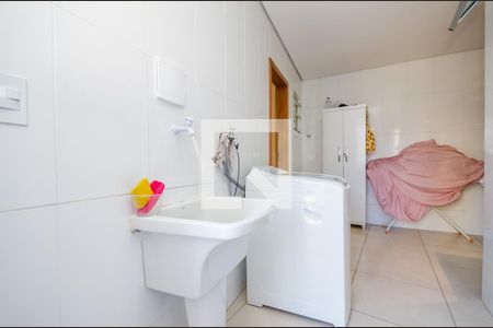 Casa para alugar com 486m², 4 quartos e 5 vagas Casa para alugar com 486m², 4 quartos e 5 vagasÁrea de Serviço