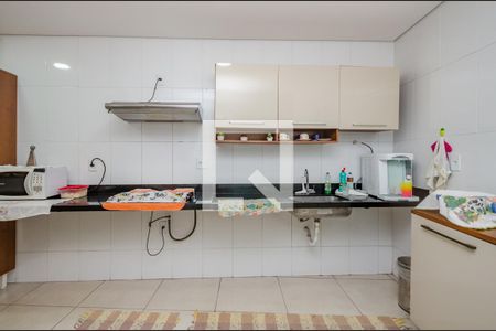 Casa para alugar com 486m², 4 quartos e 5 vagas Casa para alugar com 486m², 4 quartos e 5 vagasCozinha