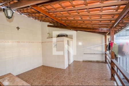 Casa para alugar com 486m², 4 quartos e 5 vagas Casa para alugar com 486m², 4 quartos e 5 vagasVaranda