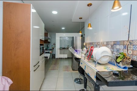 Casa para alugar com 486m², 4 quartos e 5 vagas Casa para alugar com 486m², 4 quartos e 5 vagasCozinha