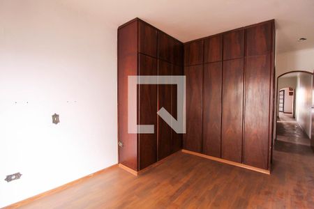 Casa à venda com 320m², 3 quartos e 4 vagasQuarto 3 - Suíte