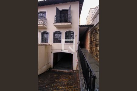 Casa à venda com 320m², 3 quartos e 4 vagasEntrada