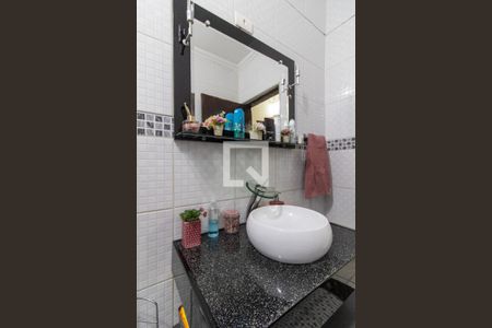 Casa à venda com 220m², 3 quartos e 3 vagas Casa à venda com 220m², 3 quartos e 3 vagasBanheiro