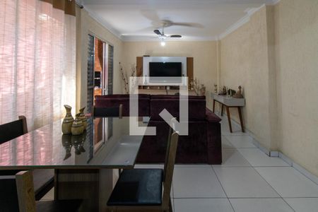 Casa à venda com 220m², 3 quartos e 3 vagas Casa à venda com 220m², 3 quartos e 3 vagasSala 2