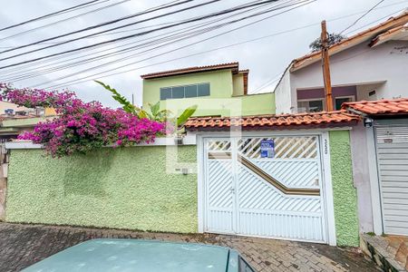 Casa à venda com 360m², 3 quartos e 6 vagas Casa à venda com 360m², 3 quartos e 6 vagasFachada