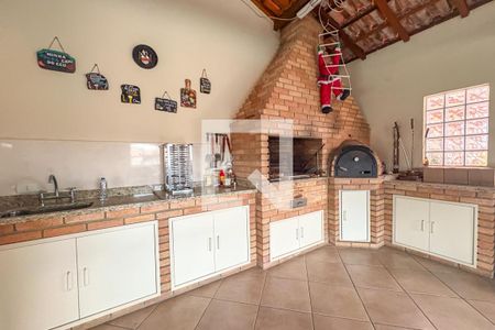 Casa à venda com 360m², 3 quartos e 6 vagas Casa à venda com 360m², 3 quartos e 6 vagasÁrea comum