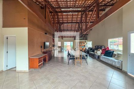 Casa à venda com 360m², 3 quartos e 6 vagas Casa à venda com 360m², 3 quartos e 6 vagasÁrea comum