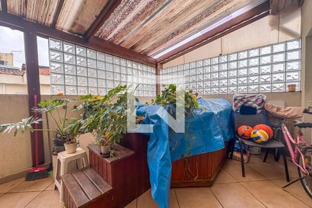 Casa à venda com 360m², 3 quartos e 6 vagas Casa à venda com 360m², 3 quartos e 6 vagasSpa