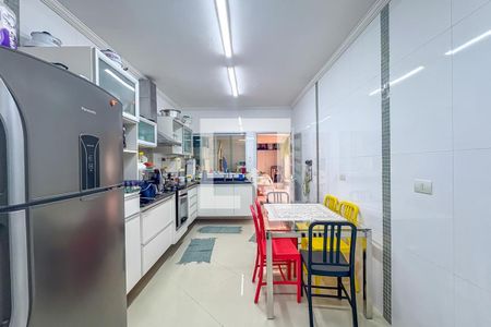 Casa à venda com 360m², 3 quartos e 6 vagas Casa à venda com 360m², 3 quartos e 6 vagasCozinha