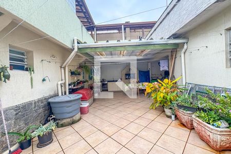 Casa à venda com 360m², 3 quartos e 6 vagas Casa à venda com 360m², 3 quartos e 6 vagasQuintal