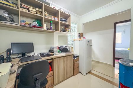 Casa à venda com 360m², 3 quartos e 6 vagas Casa à venda com 360m², 3 quartos e 6 vagasEscritório