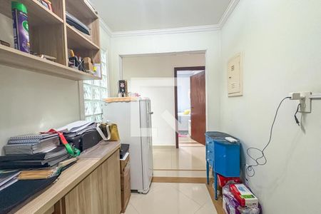Casa à venda com 360m², 3 quartos e 6 vagas Casa à venda com 360m², 3 quartos e 6 vagasEscritório