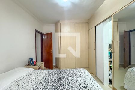 Casa à venda com 360m², 3 quartos e 6 vagas Casa à venda com 360m², 3 quartos e 6 vagasSuíte