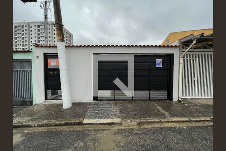 Casa à venda com 154m², 2 quartos e 6 vagasFachada+Placa