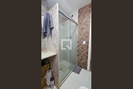 Apartamento à venda com 182m², 3 quartos e 2 vagas Apartamento à venda com 182m², 3 quartos e 2 vagasBanheiro da Suite