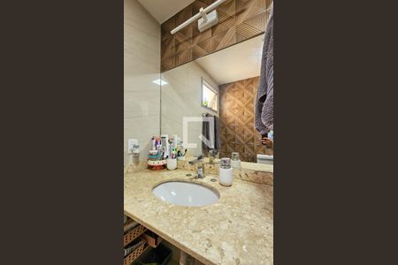 Apartamento à venda com 182m², 3 quartos e 2 vagas Apartamento à venda com 182m², 3 quartos e 2 vagasBanheiro da Suite