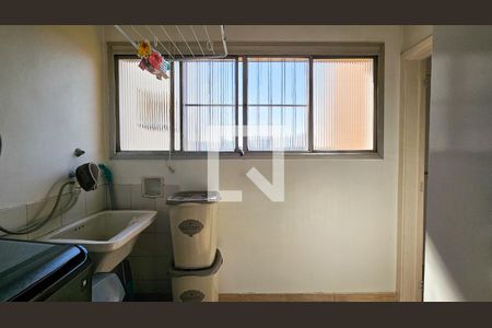 Apartamento à venda com 182m², 3 quartos e 2 vagas Apartamento à venda com 182m², 3 quartos e 2 vagasÁrea de Serviço