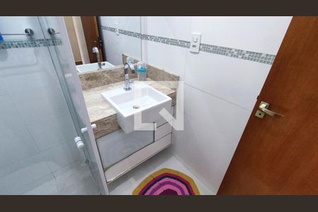 Casa à venda com 250m², 3 quartos e 3 vagas Casa à venda com 250m², 3 quartos e 3 vagasBanheiro