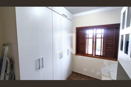 Casa à venda com 250m², 3 quartos e 3 vagas Casa à venda com 250m², 3 quartos e 3 vagasQuarto 3