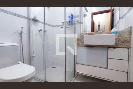 Casa à venda com 250m², 3 quartos e 3 vagas Casa à venda com 250m², 3 quartos e 3 vagasBanheiro