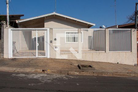 FACHADA de casa à venda com 3 quartos, 250m² em Parque São Quirino, Campinas