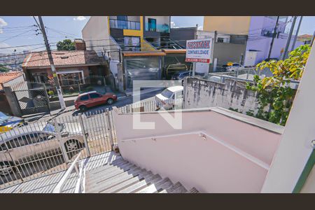 Casa para alugar com 90m², 2 quartos e 3 vagasEscada