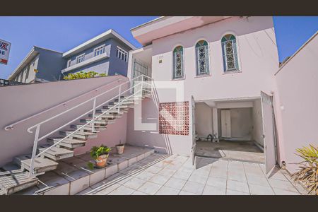 Casa para alugar com 90m², 2 quartos e 3 vagasFachada