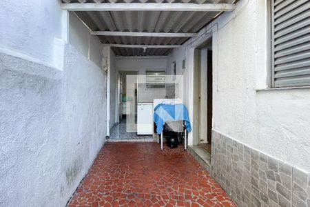 Casa à venda com 180m², 3 quartos e 2 vagasQuintal - Casa 2