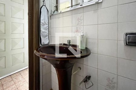 Casa à venda com 180m², 3 quartos e 2 vagasBanheiro - Casa 2