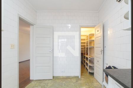 Casa à venda com 200m², 5 quartos e 4 vagasCozinha 