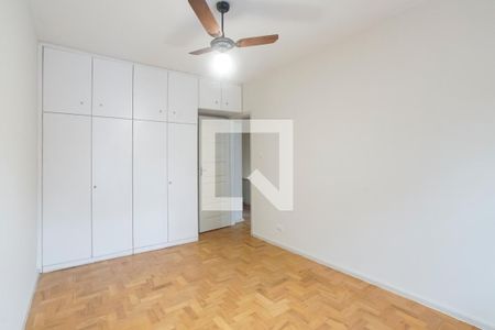 Casa à venda com 200m², 5 quartos e 4 vagasQuarto