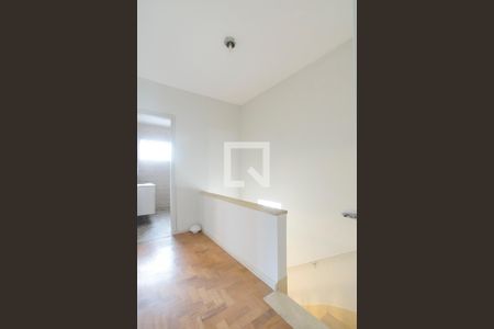 Casa à venda com 200m², 5 quartos e 4 vagasCorredor 