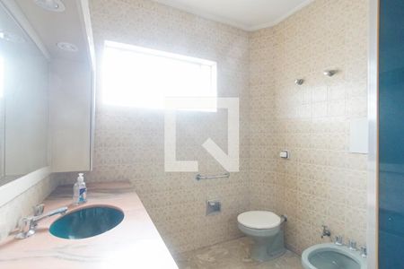 Casa à venda com 200m², 5 quartos e 4 vagasBanheiro social 