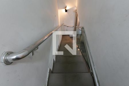 Casa de condomínio à venda com 90m², 2 quartos e 1 vaga Casa de condomínio à venda com 90m², 2 quartos e 1 vagaEscada