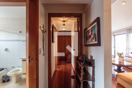 Apartamento à venda com 255m², 3 quartos e 3 vagas Apartamento à venda com 255m², 3 quartos e 3 vagasCorredor