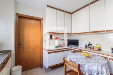 Apartamento à venda com 255m², 3 quartos e 3 vagas Apartamento à venda com 255m², 3 quartos e 3 vagasCozinha
