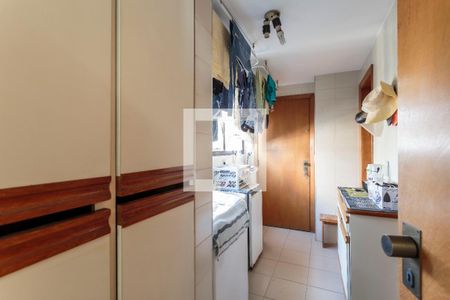 Apartamento à venda com 255m², 3 quartos e 3 vagas Apartamento à venda com 255m², 3 quartos e 3 vagasÁrea de Serviço