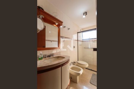 Apartamento à venda com 255m², 3 quartos e 3 vagas Apartamento à venda com 255m², 3 quartos e 3 vagasBanheiro da Suíte 1