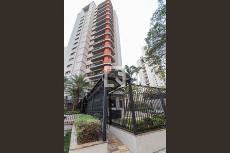 Apartamento à venda com 255m², 3 quartos e 3 vagas Apartamento à venda com 255m², 3 quartos e 3 vagasFachada