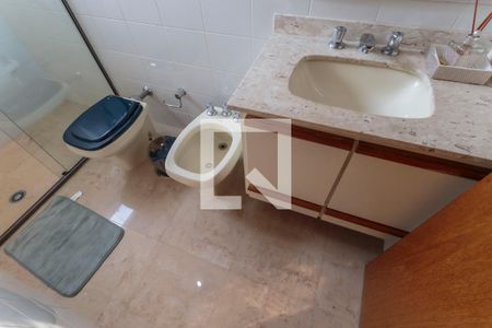 Apartamento à venda com 255m², 3 quartos e 3 vagas Apartamento à venda com 255m², 3 quartos e 3 vagasBanheiro da Suíte 2