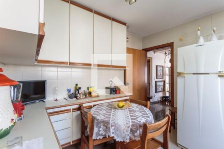 Apartamento à venda com 255m², 3 quartos e 3 vagas Apartamento à venda com 255m², 3 quartos e 3 vagasCozinha