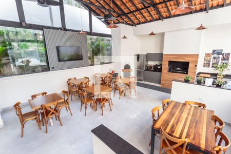 Apartamento à venda com 255m², 3 quartos e 3 vagas Apartamento à venda com 255m², 3 quartos e 3 vagasÁrea comum - Salão de festas