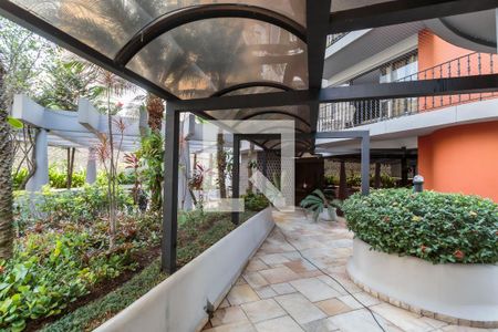 Apartamento à venda com 255m², 3 quartos e 3 vagas Apartamento à venda com 255m², 3 quartos e 3 vagasEntrada