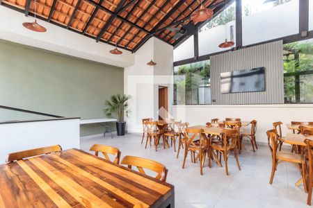 Apartamento à venda com 255m², 3 quartos e 3 vagas Apartamento à venda com 255m², 3 quartos e 3 vagasÁrea comum - Salão de festas