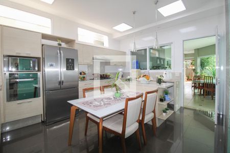 Casa para alugar com 416m², 4 quartos e 4 vagasCozinha