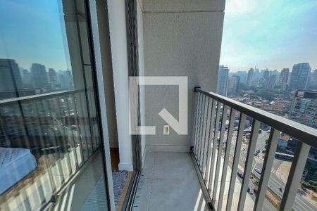 Studio à venda com 27m², 1 quarto e sem vaga Studio à venda com 27m², 1 quarto e sem vagaVaranda