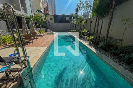 Studio à venda com 27m², 1 quarto e sem vaga Studio à venda com 27m², 1 quarto e sem vagaÁrea comum - Piscina